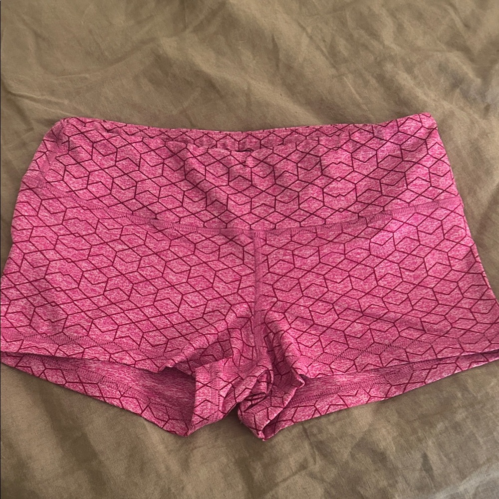 Fleo medium pink shorts